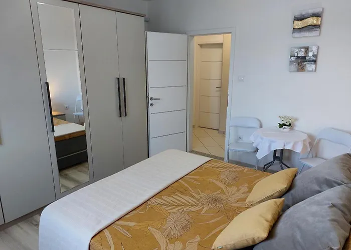 게스트하우스 Violeta 로비니